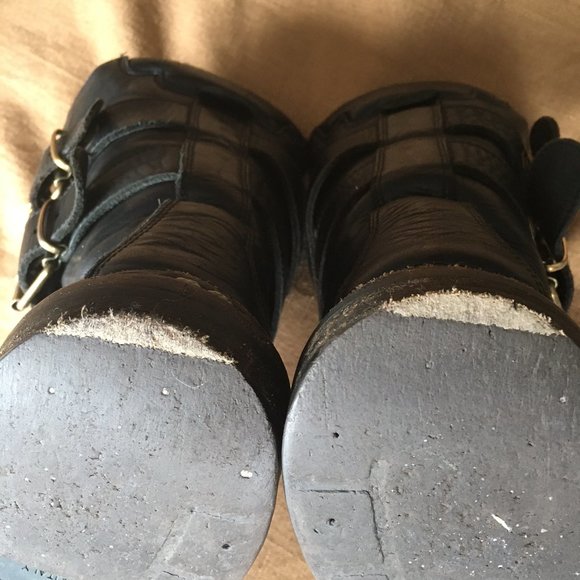 Burberry black leather Clarendon Explorer moto boots with gold tone buckles - Picture 10 of 13